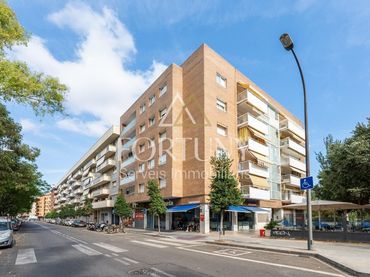 Piso con balcón en venta en de l'Alcalde Joan Bertran 40