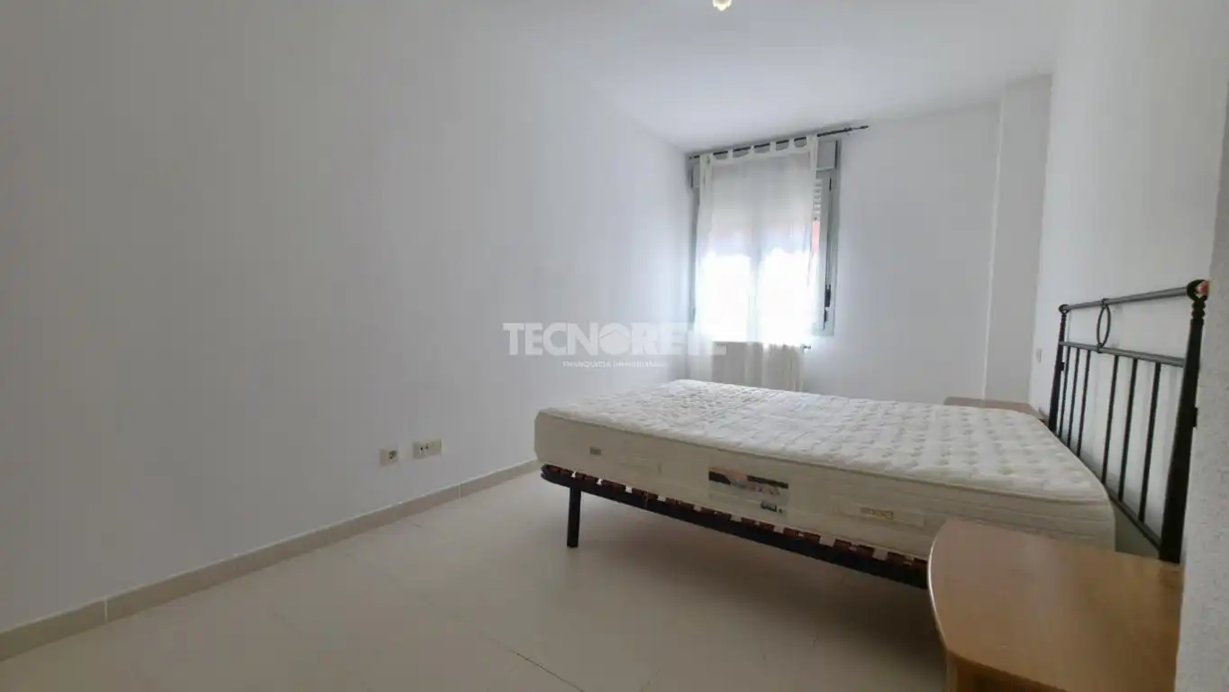 Habitación de Piso en venta en Guadalajara con Calefacción y Jardín privado
