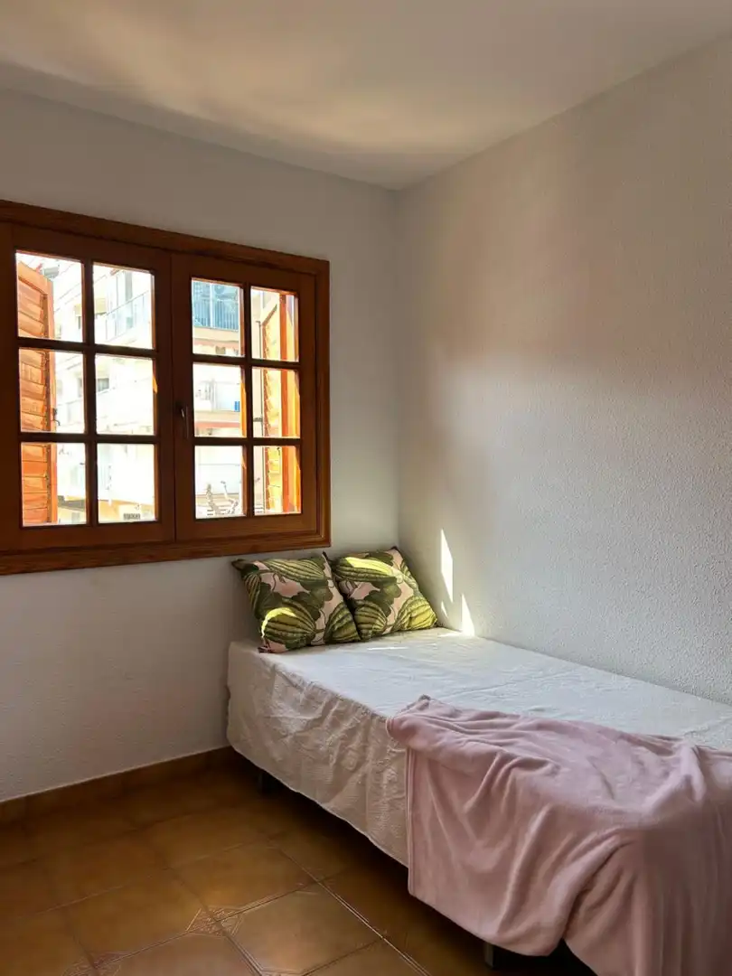 Habitación de Casa o chalet de alquiler en La Pobla de Farnals con Aire acondicionado, Terraza y Piscina