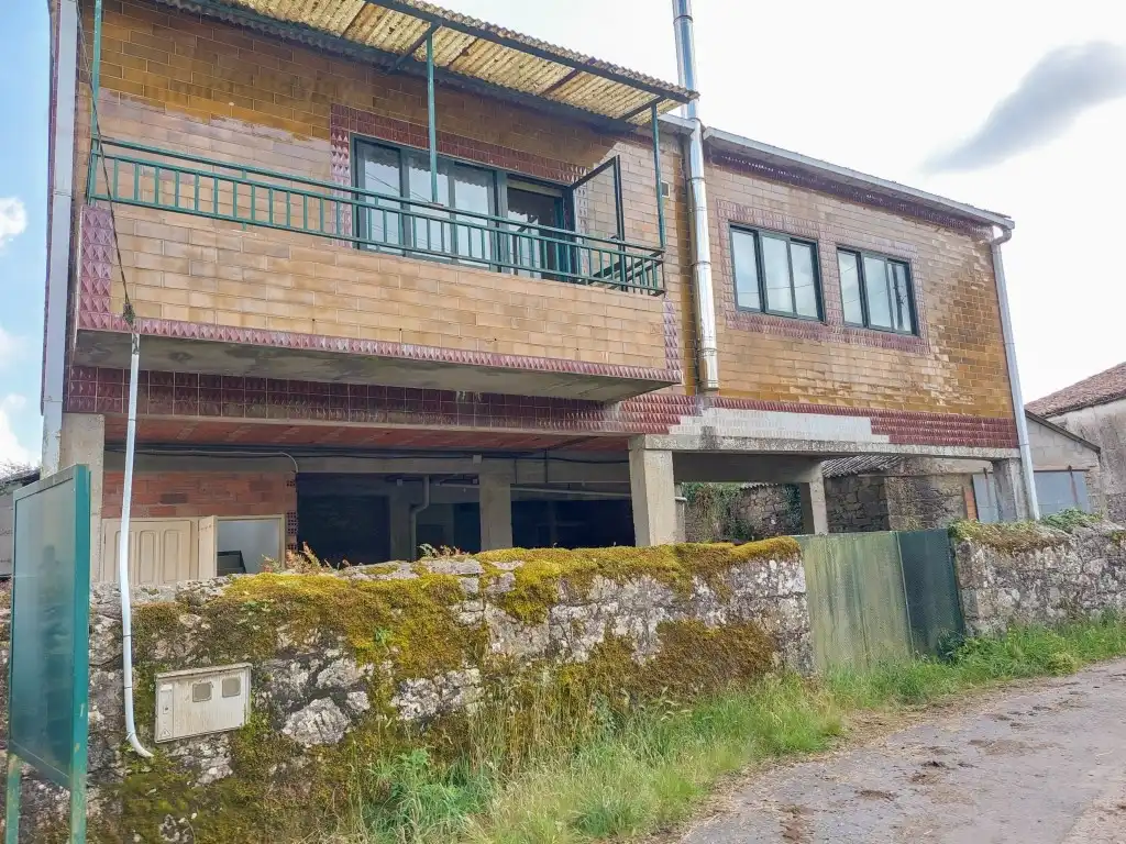 Country house zum Verkauf in Forcarei