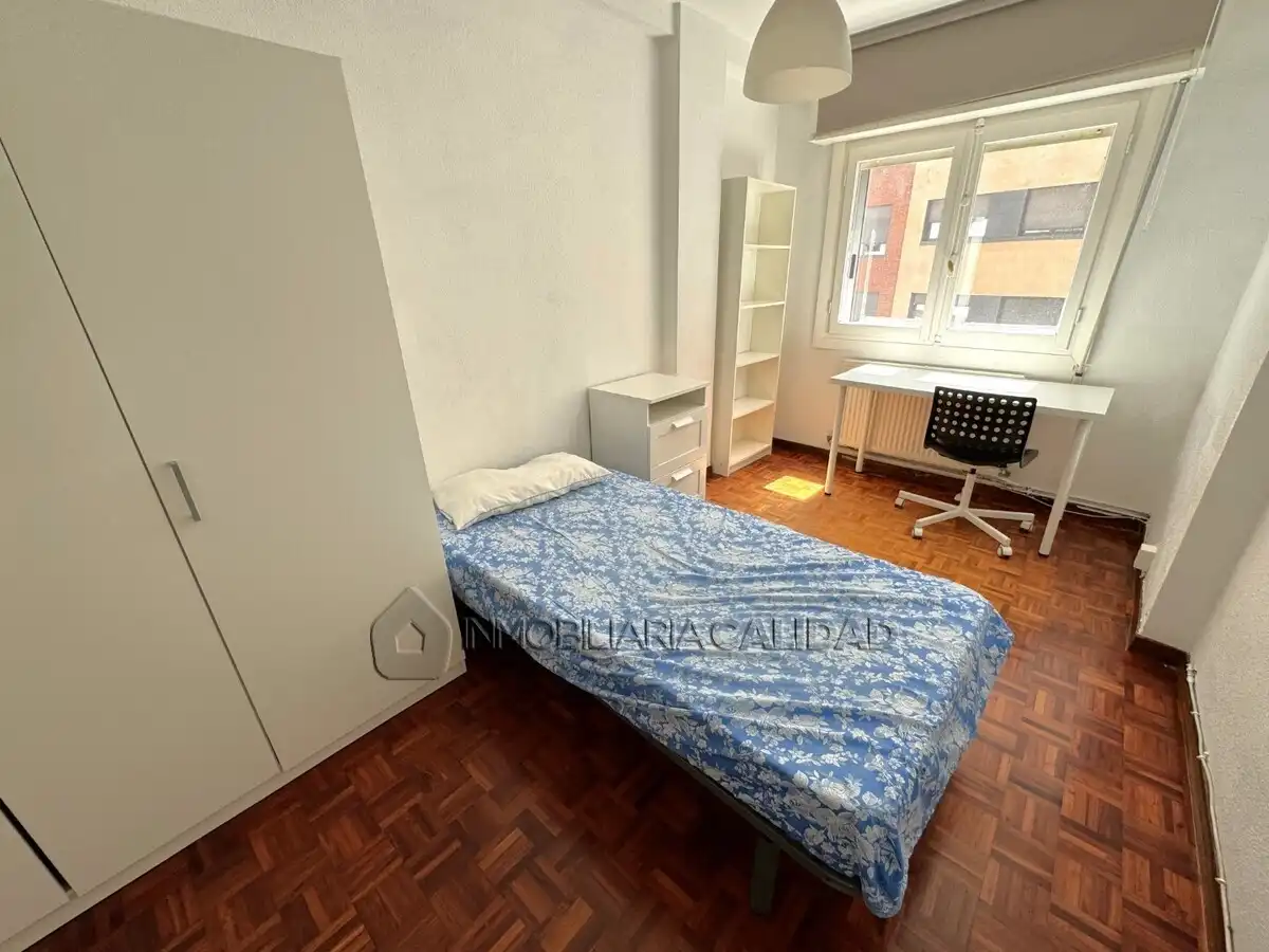 Habitación de Piso de alquiler en Burgos con Calefacción, Terraza y Amueblado