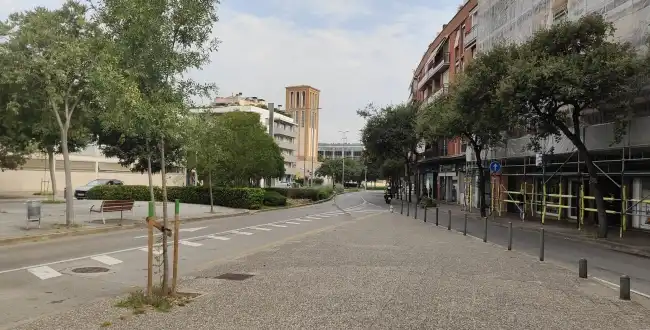 Vista exterior de Garatge en venda en Girona