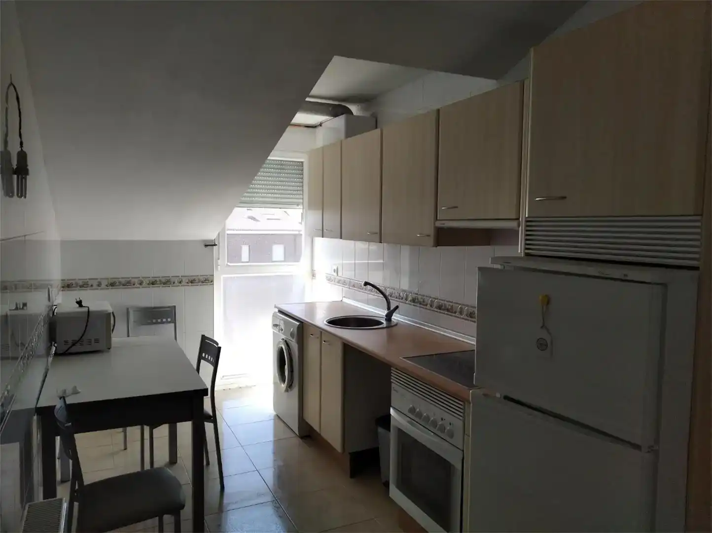Cuina de Pis en venda en Villaturiel amb Parquet, Traster i Moblat