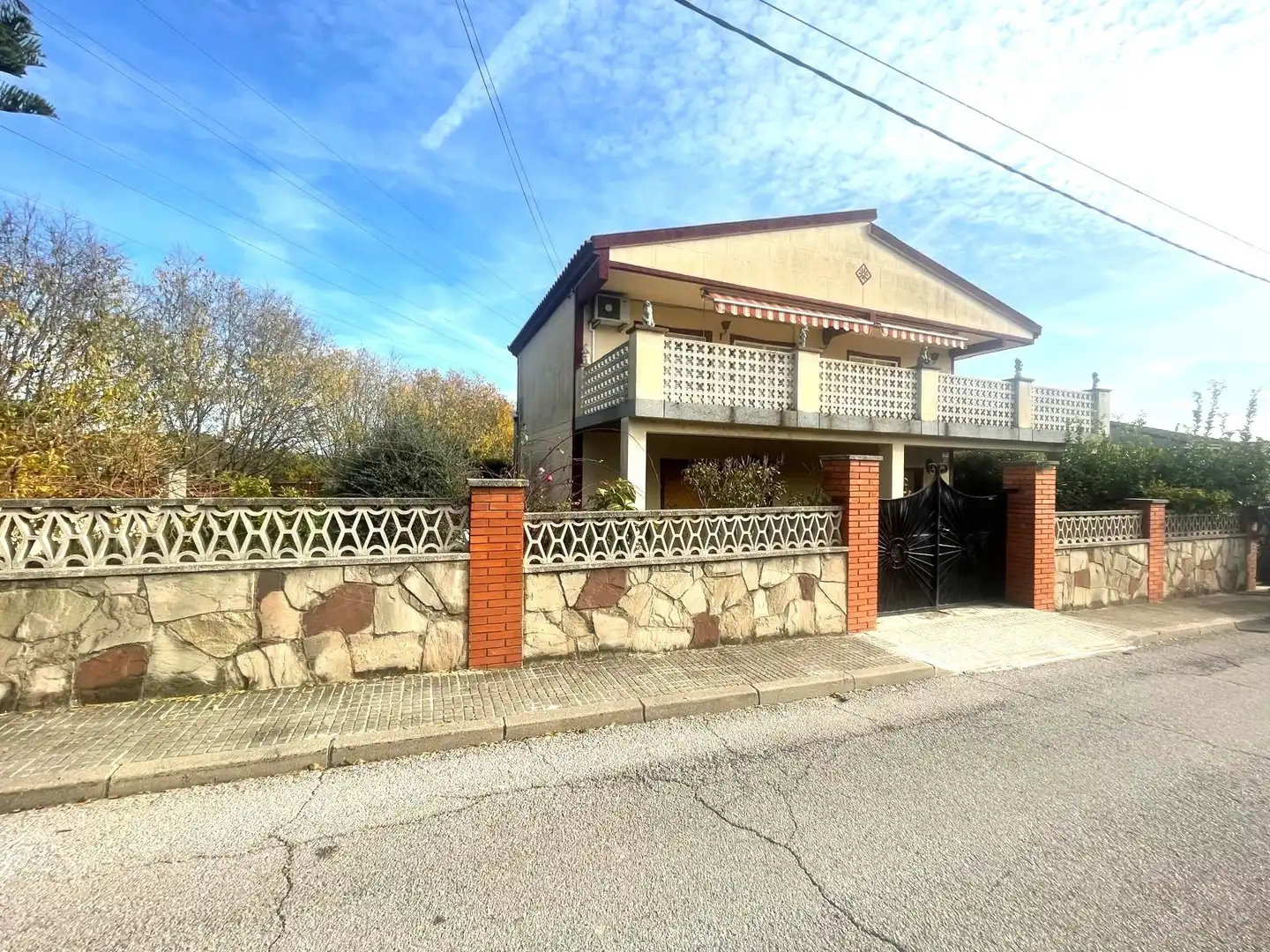 Vista exterior de Casa o xalet en venda en Castellbisbal amb Terrassa i Piscina