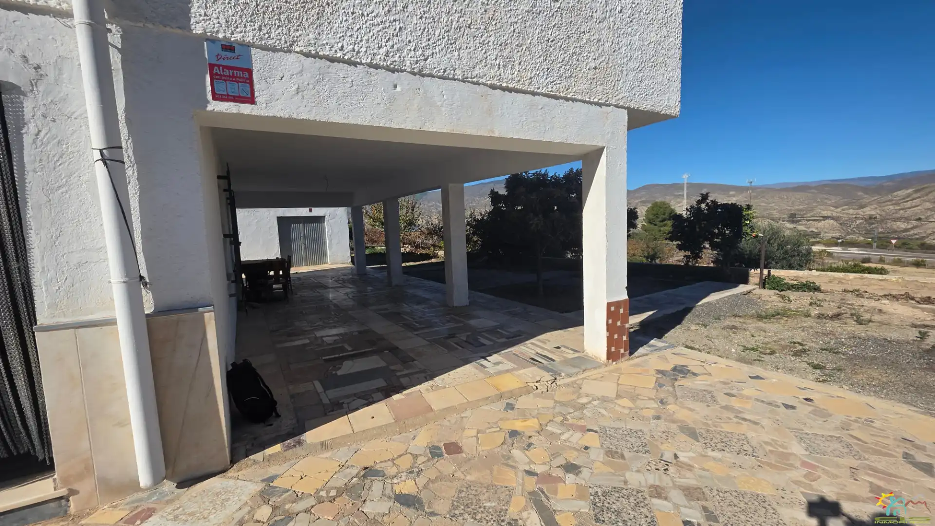 Vista exterior de Finca rústica en venda en Íllar amb Jardí privat, Terrassa i Moblat