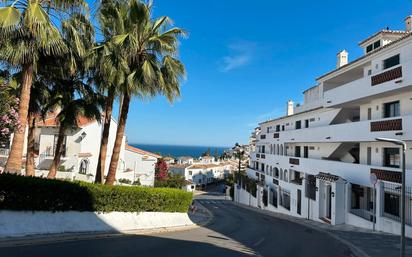 Vista exterior de Pis en venda en Benalmádena amb Aire condicionat, Terrassa i Moblat