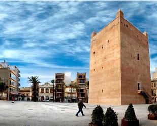 Vista exterior de Casa adosada de lloguer en Torrent amb Terrassa, Moblat i Forn