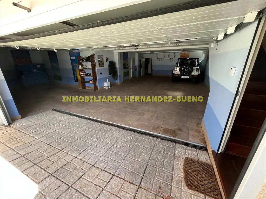 Parking de Casa o chalet en venta en Carbajosa de la Sagrada con Aire acondicionado, Calefacción y Jardín privado