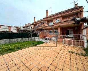 Vista exterior de Casa adosada de lloguer en Navalcarnero amb Aire condicionat, Calefacció i Jardí privat