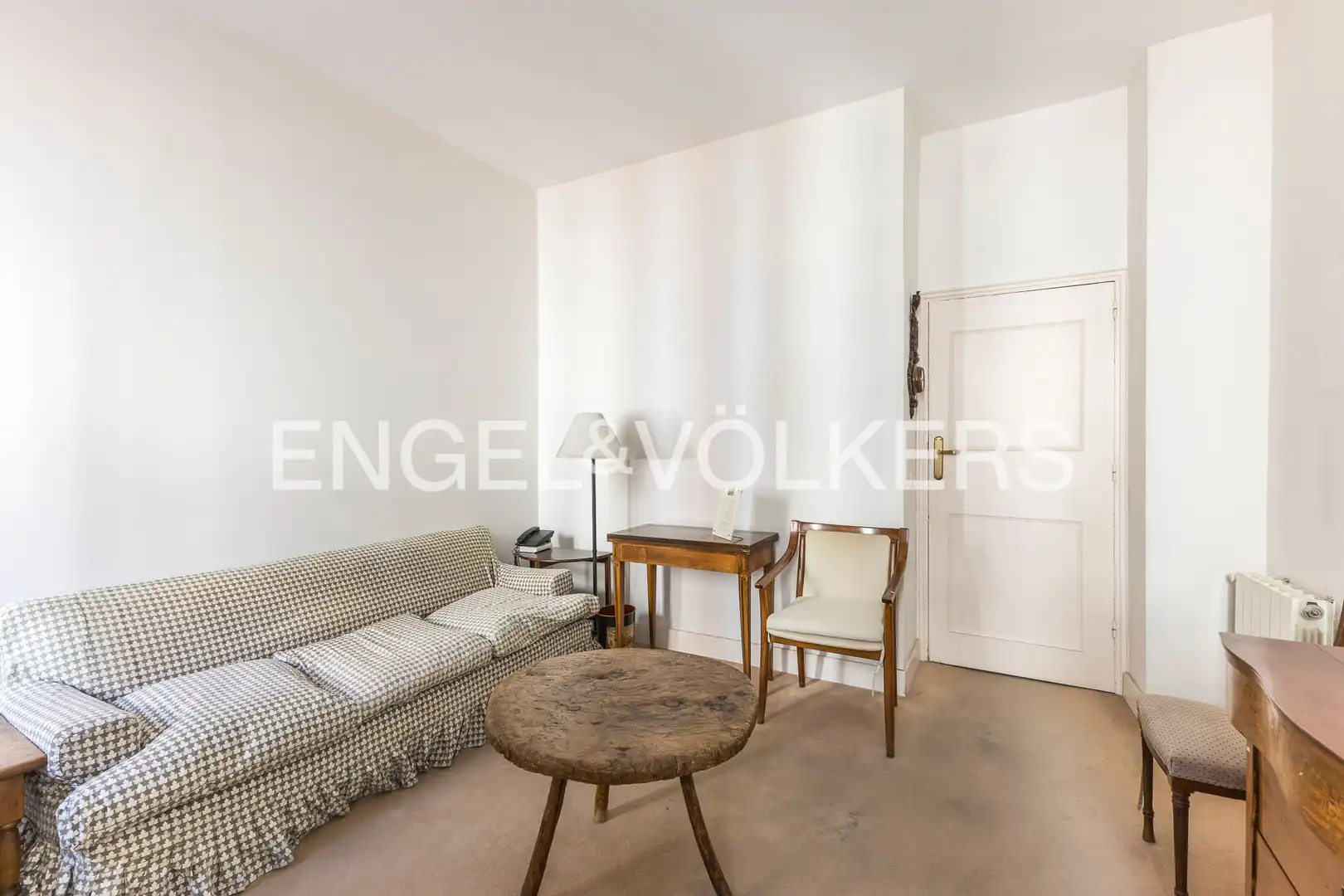 Living room of Flat for sale in Madrid  with Air Conditioner, Heating and Storage room