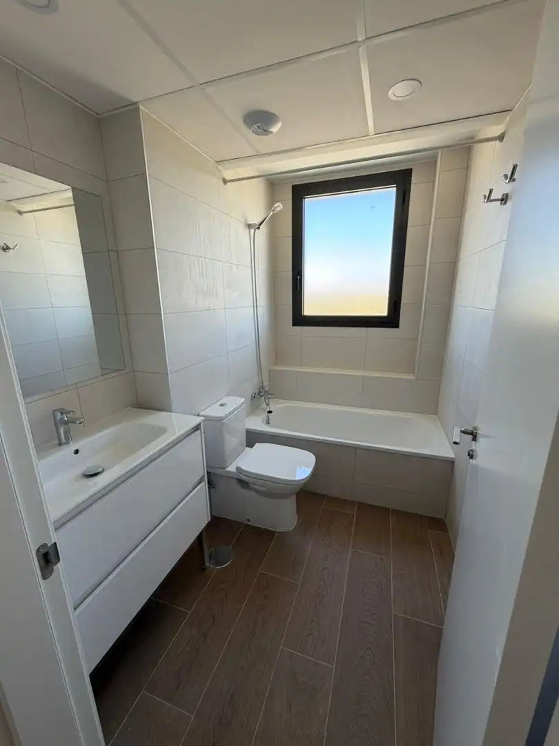 Badezimmer von Wohnung zur Miete in Tres Cantos mit Heizung, Terrasse und Balkon