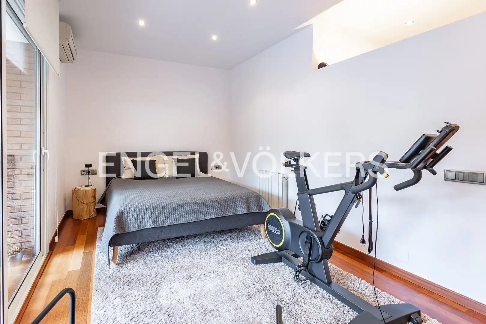 Piso en venta en Sant Cugat del Vallès con Aire acondicionado, Calefacción y Jardín privado