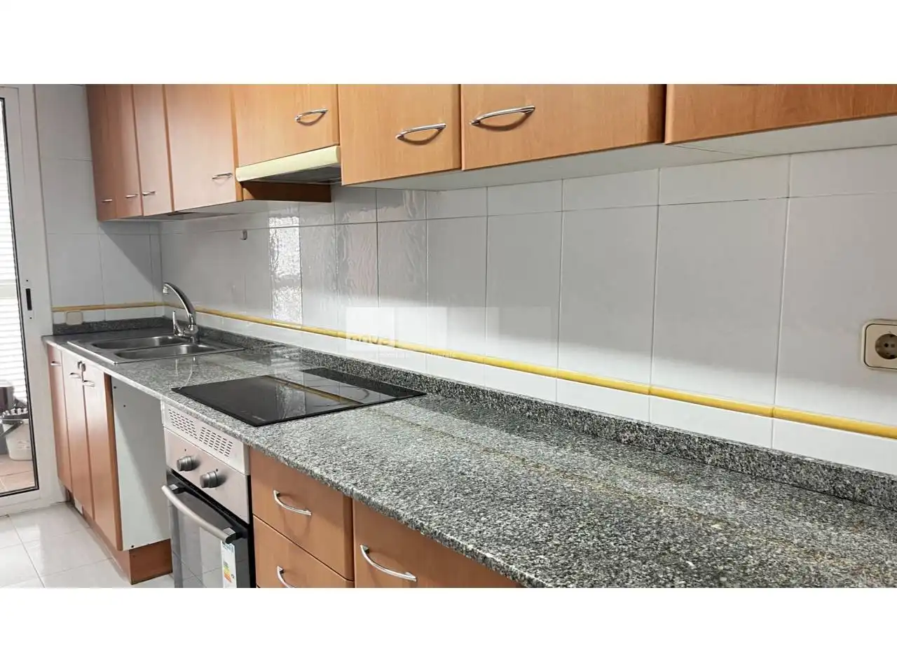 Küche von Wohnung zum Verkauf in Tona mit Heizung und Balkon