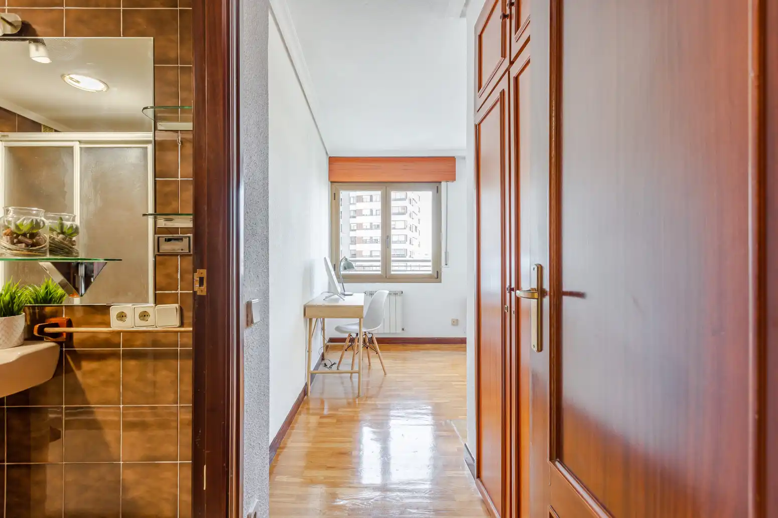 Piso en venta en  Pamplona / Iruña con Calefacción, Parquet y Trastero