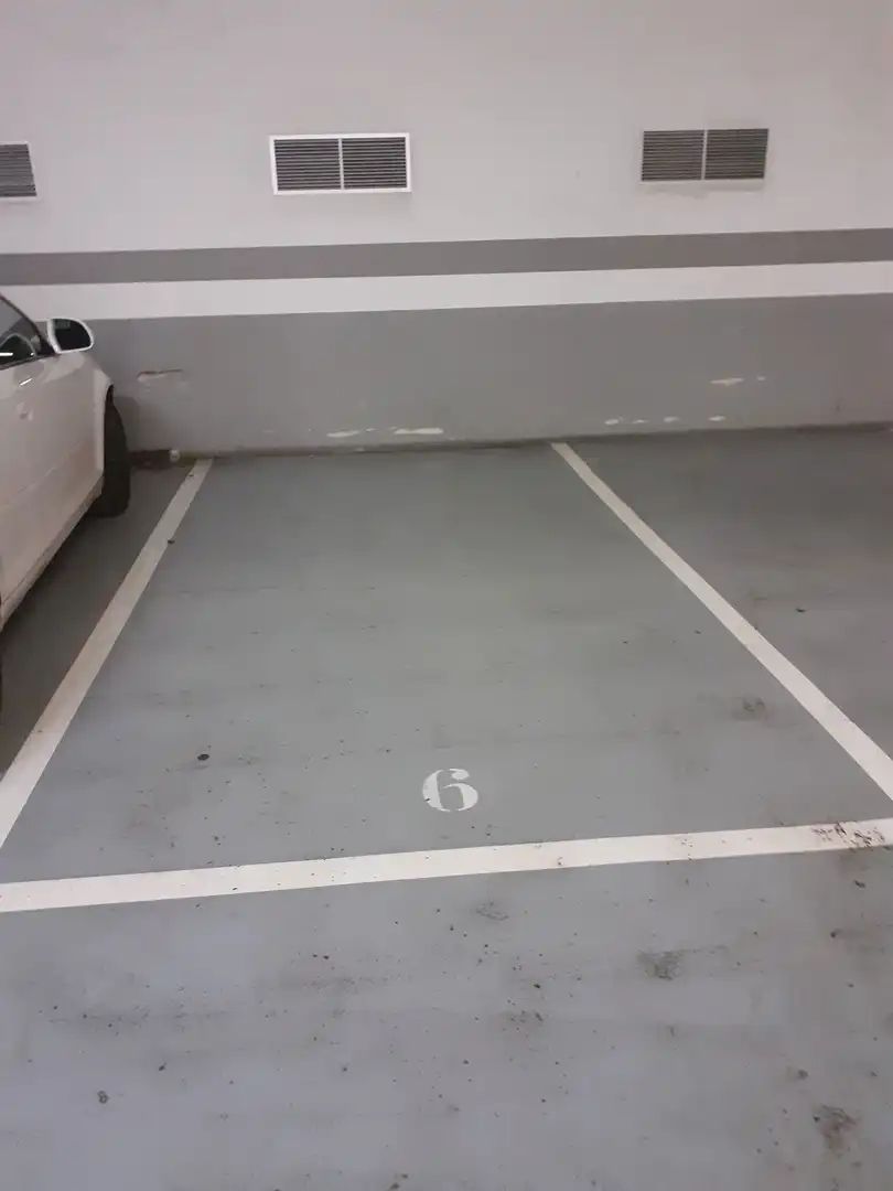 Parkplatz von Geschaftsraum zur ubertragung in Sant Boi de Llobregat mit Klimaanlage, Heizung und Möbliert