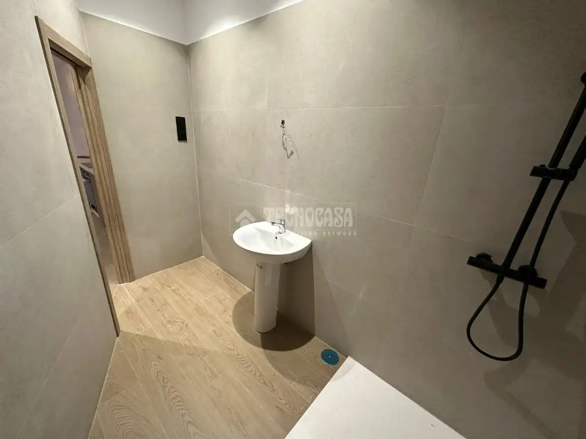 Badezimmer von Wohnung zum Verkauf in Meco mit Heizung