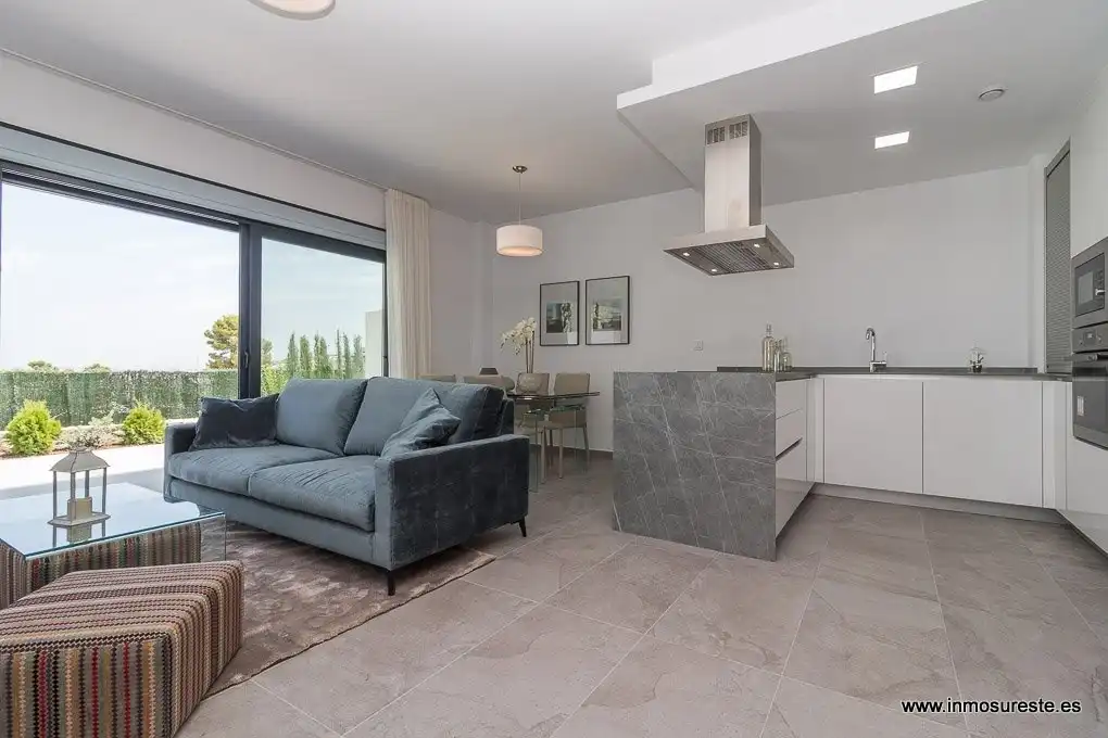 Sala d'estar de Apartament en venda en Torrevieja amb Jardí privat, Terrassa i Piscina comunitària