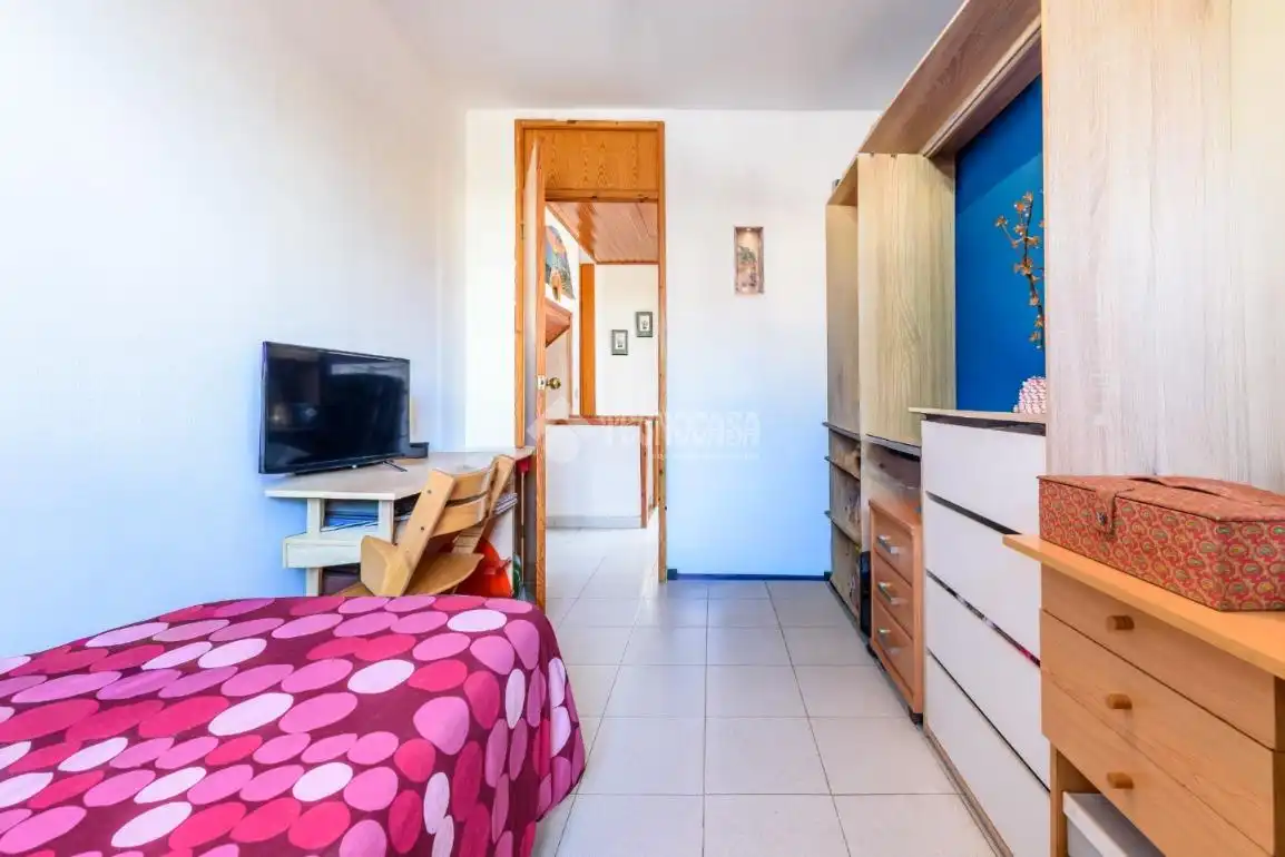 Semi-detached house with terrace for sale in Av. Corts Catalanes, imagen 13