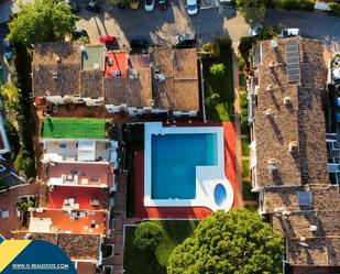 Vista exterior de Apartament en venda en Marbella amb Aire condicionat i Terrassa