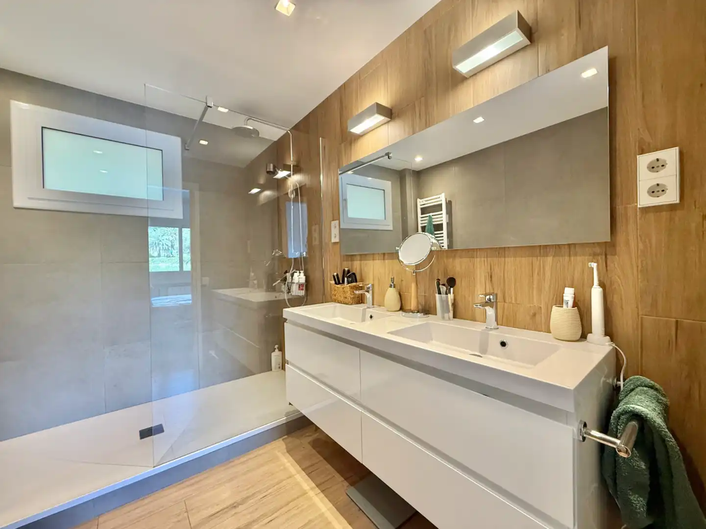 Baño de Piso de alquiler en Barcelona con Aire acondicionado, Calefacción y Parquet
