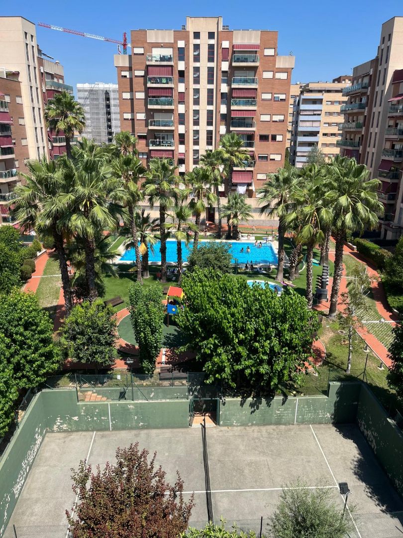 Piscina de Àtic en venda en Barberà del Vallès amb Calefacció, Jardí privat i Parquet