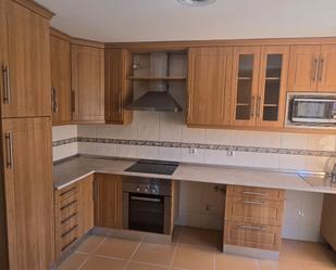 Cuina de Casa adosada en venda en Numancia de la Sagra amb Aire condicionat, Calefacció i Parquet