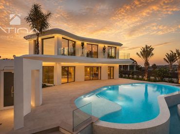 Villa con giardino in vendita a Calle Calle Kentia
