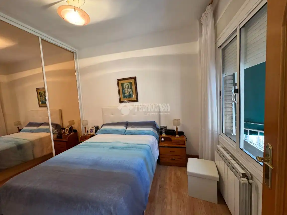 Schlafzimmer von Wohnung zum Verkauf in Barcelona mit Klimaanlage, Heizung und Terrasse