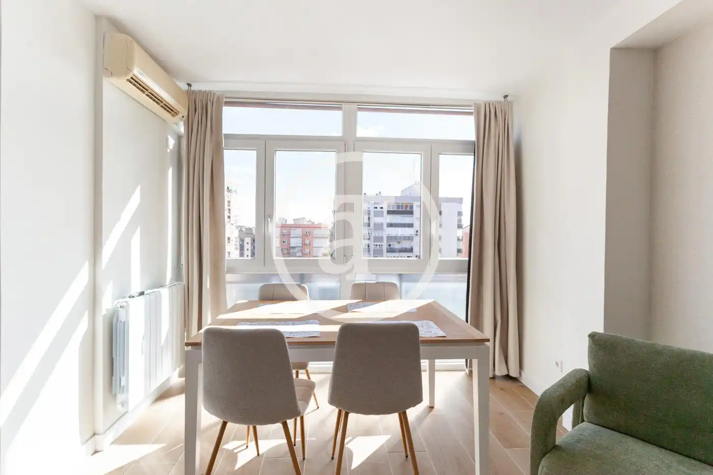 Dining room of Flat for rent in Madrid  with Heating, Furnished and Oven