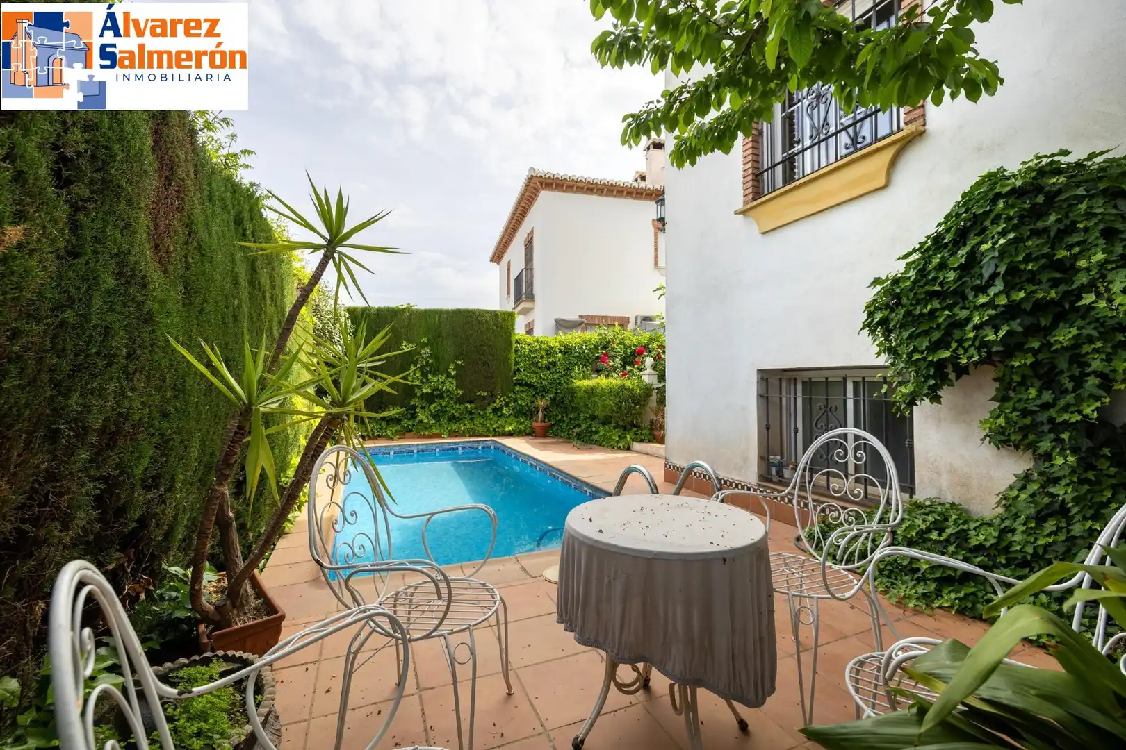 Jardí de Casa adosada en venda en La Zubia amb Terrassa, Traster i Piscina