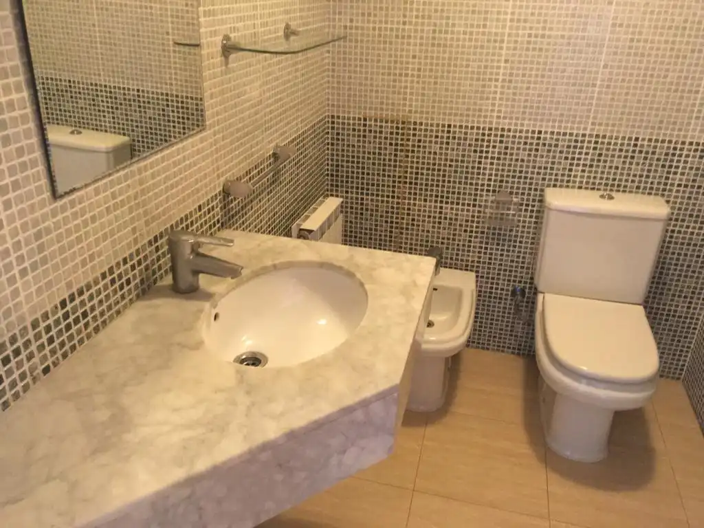 Baño de Piso en venta en Girona
