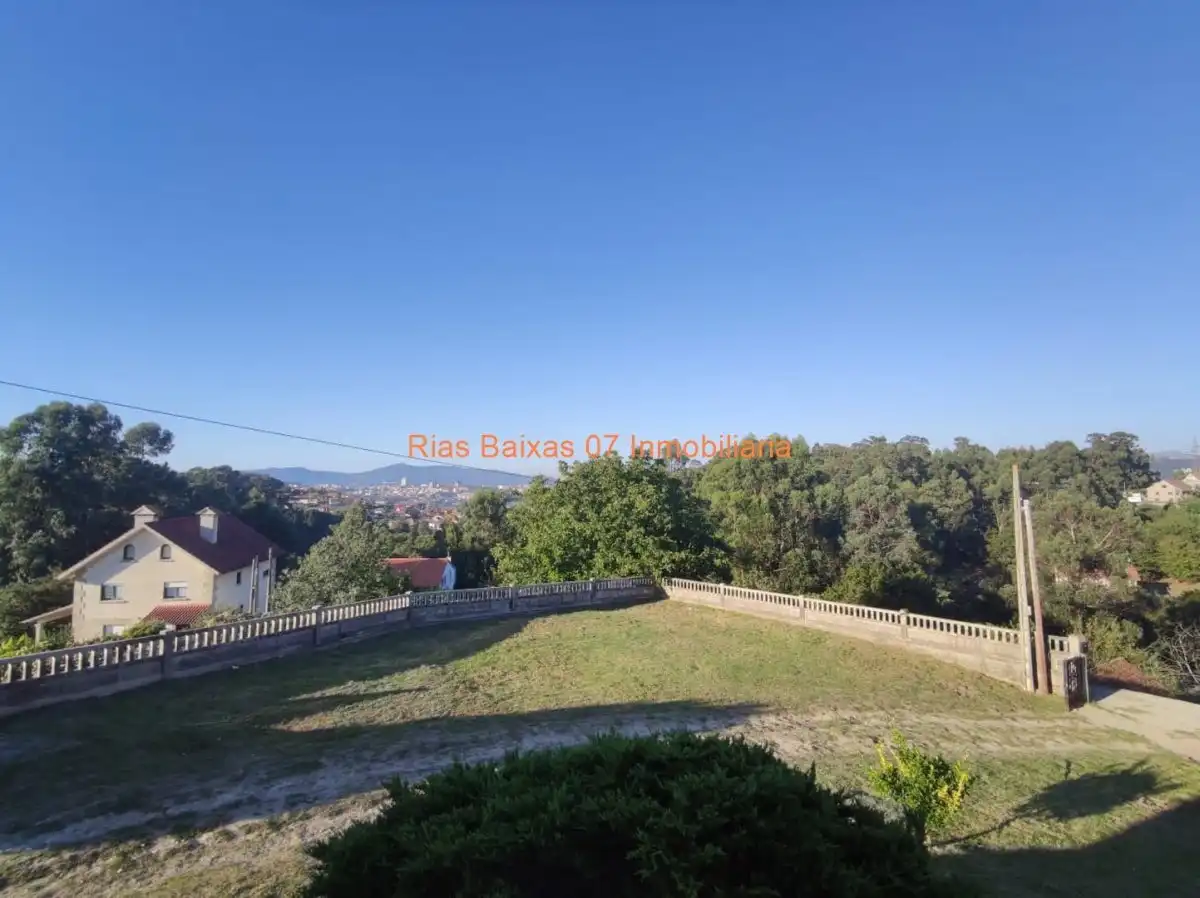 Casa o chalet en venta en Vigo  con Calefacción, Jardín privado y Parquet