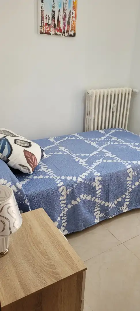 Habitación de Piso de alquiler en Cuenca con Calefacción, Parquet y Amueblado