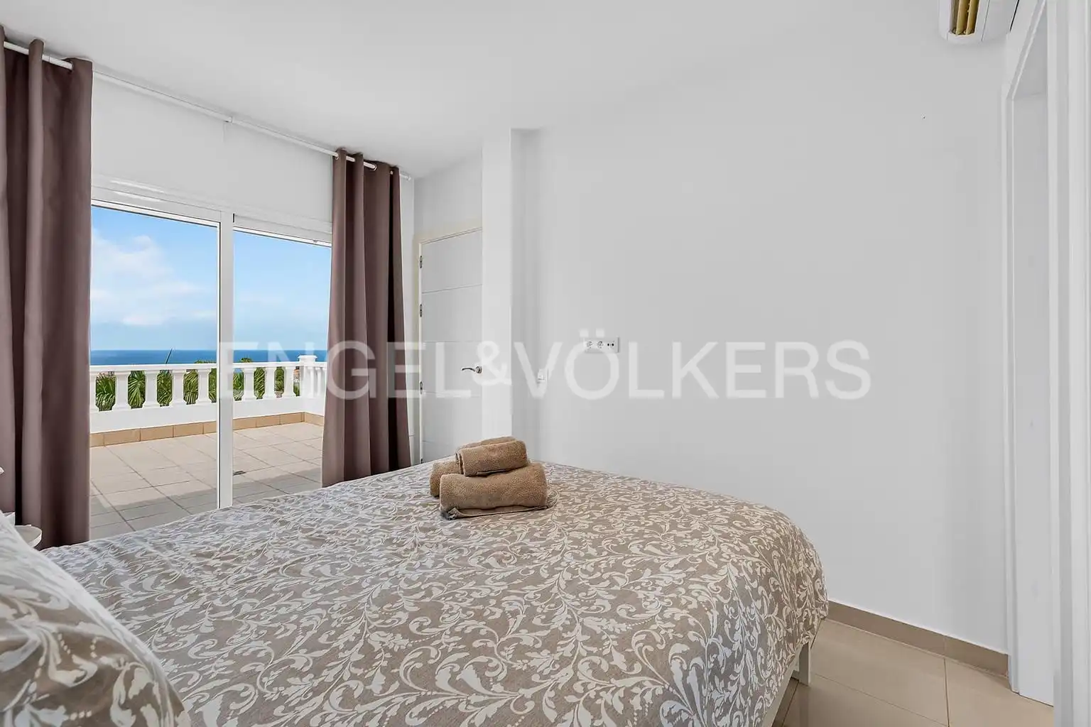 Bedroom of Houses for sale in Adeje  with Air Conditioner, Terrace and Swimming Pool