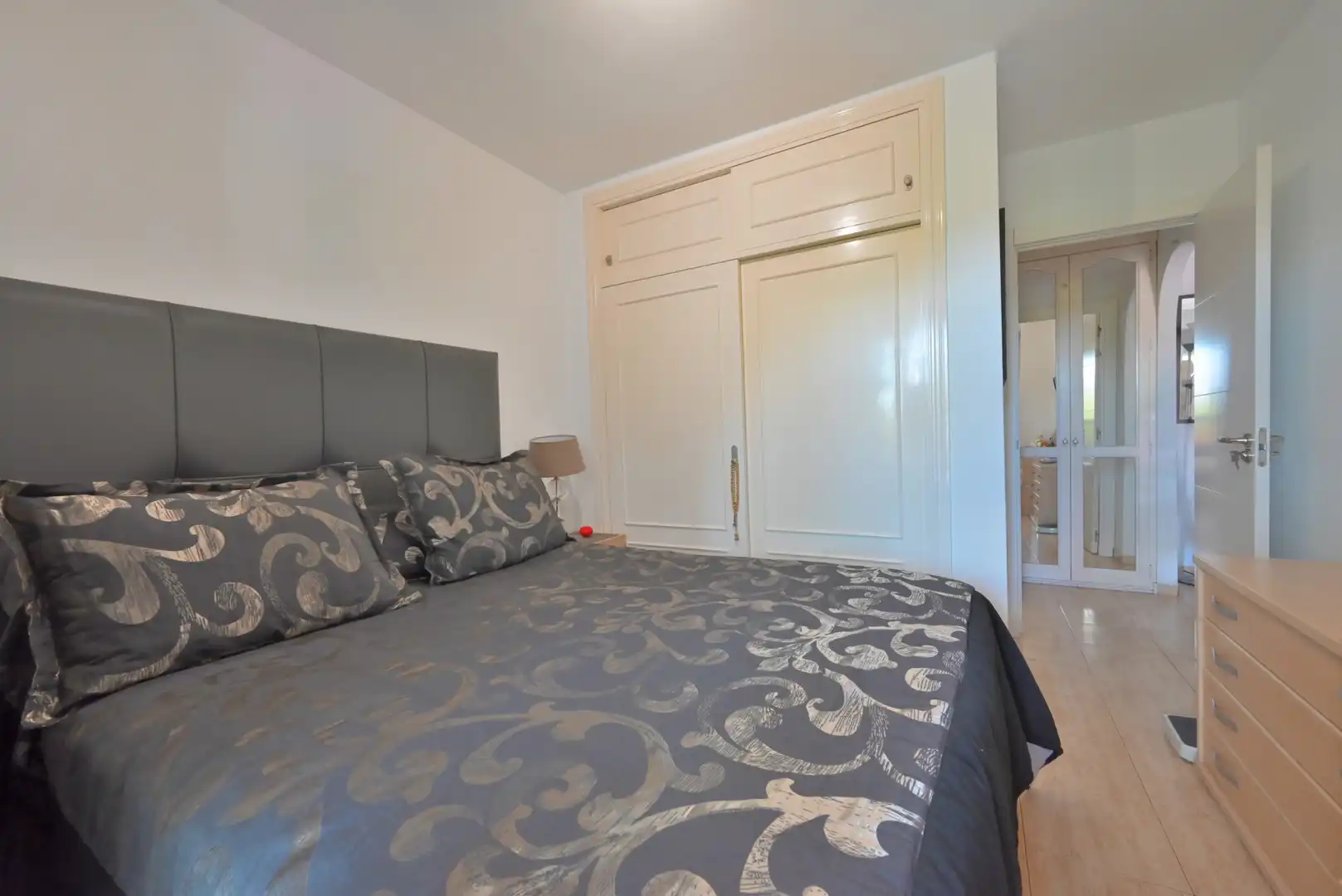 Habitación de Apartamento en venta en Mijas con Terraza, Piscina y Amueblado