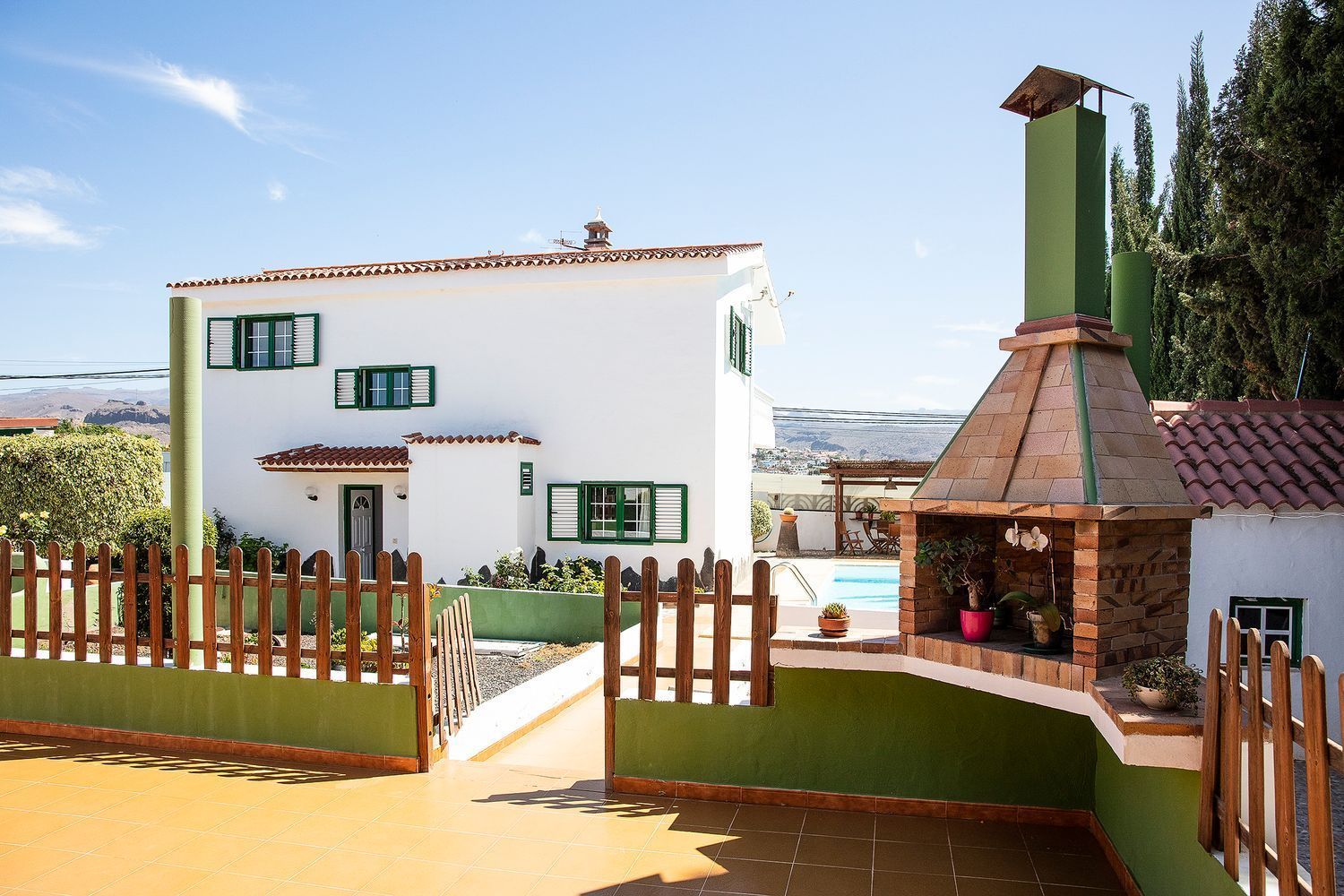 Vista exterior de Casa o xalet en venda en San Bartolomé de Tirajana amb Jardí privat, Terrassa i Piscina