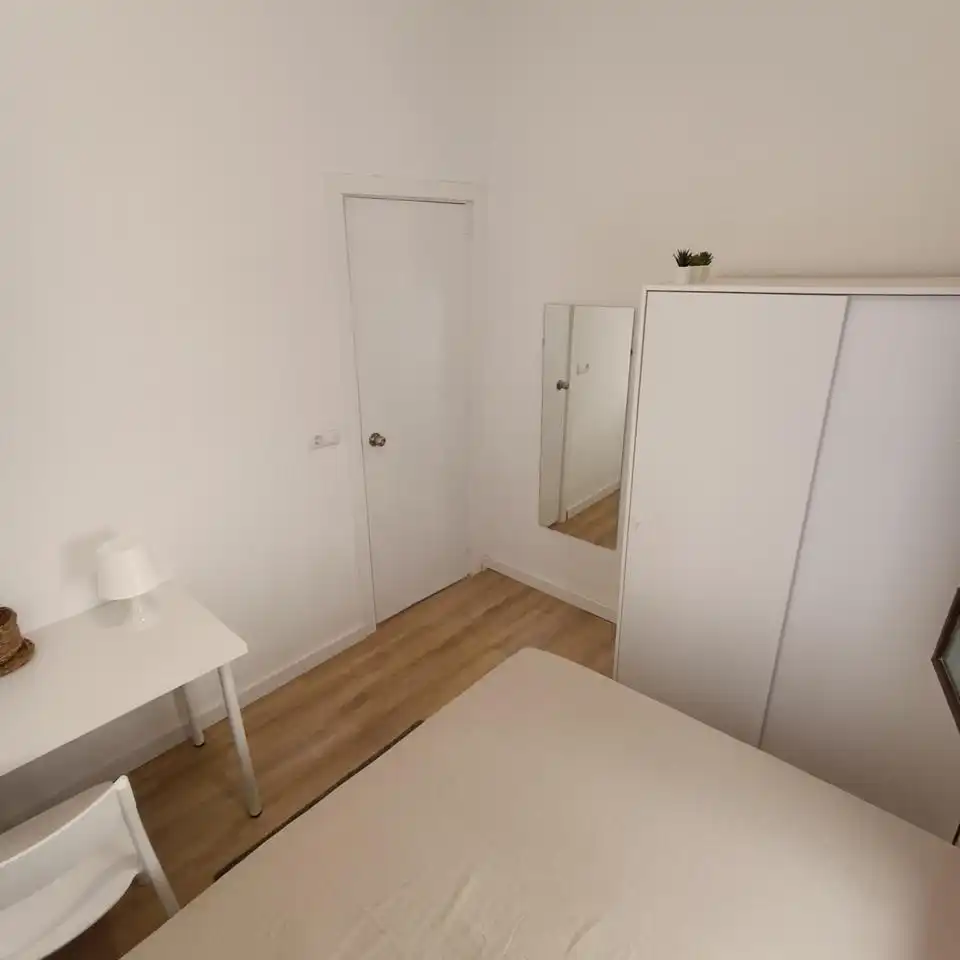 Habitación de Piso en venta en Barcelona con Parquet, Trastero y Amueblado