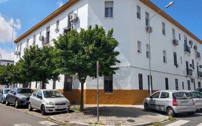 Exterior view of Flat for sale in  Sevilla Capital