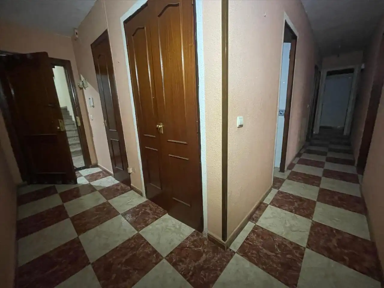Piso en venta en Linares con Balcón