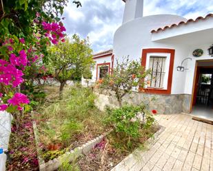 Jardí de Casa o xalet en venda en  Almería Capital amb Jardí privat, Moblat i Piscina comunitària