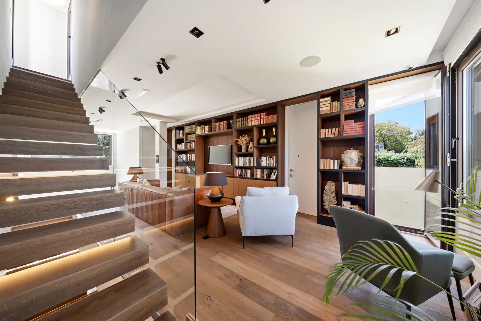 Sala de estar de Casa o chalet en venta en Las Rozas de Madrid con Aire acondicionado, Calefacción y Jardín privado