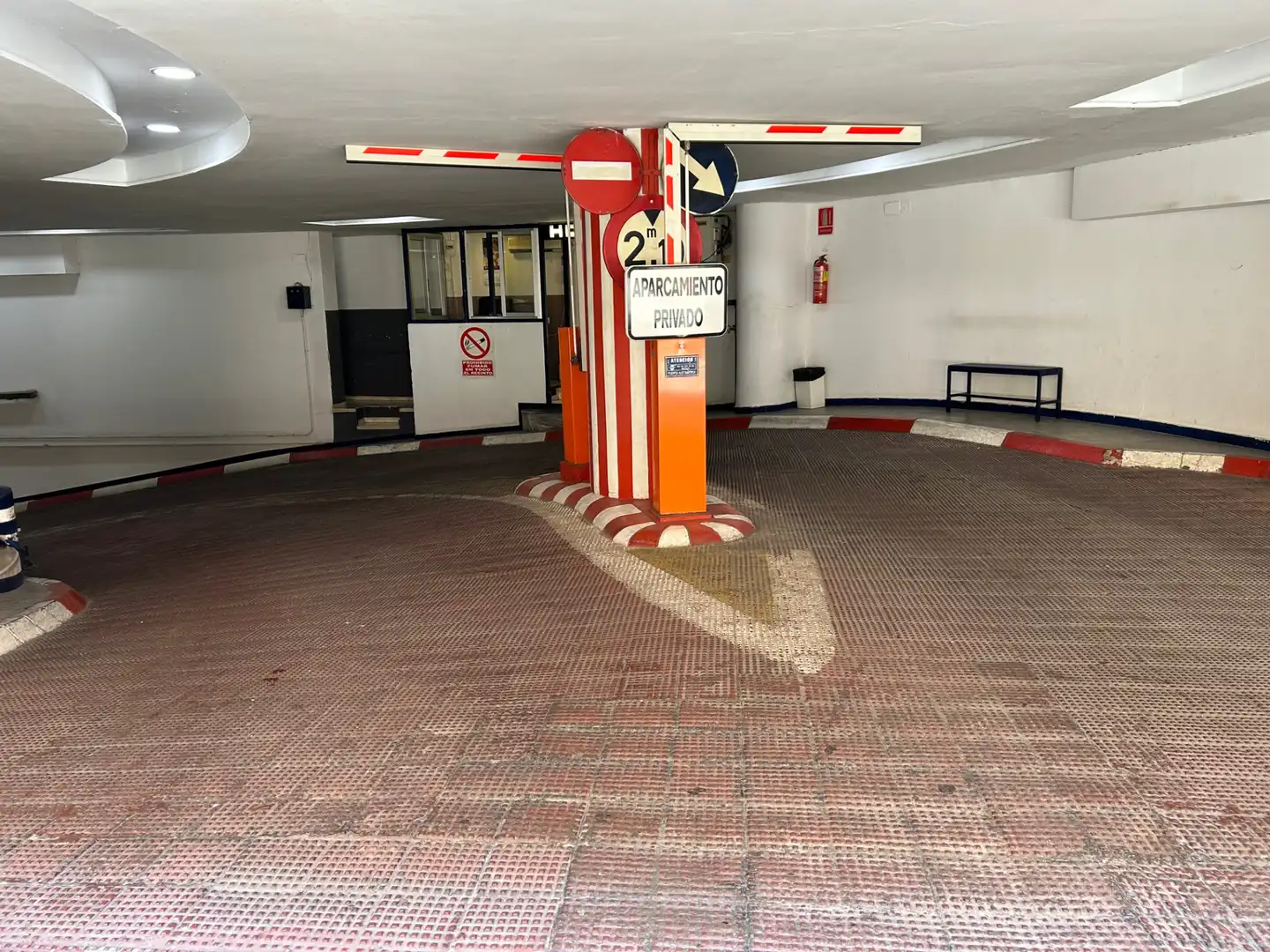Parking of Garage for sale in Sevilla  with Alarm