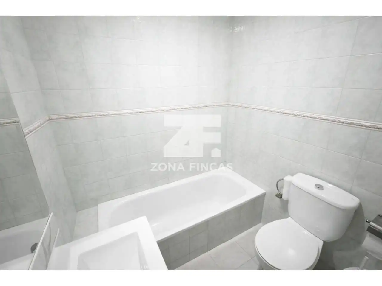 Baño de Apartamento en venta en Santa Coloma de Gramenet