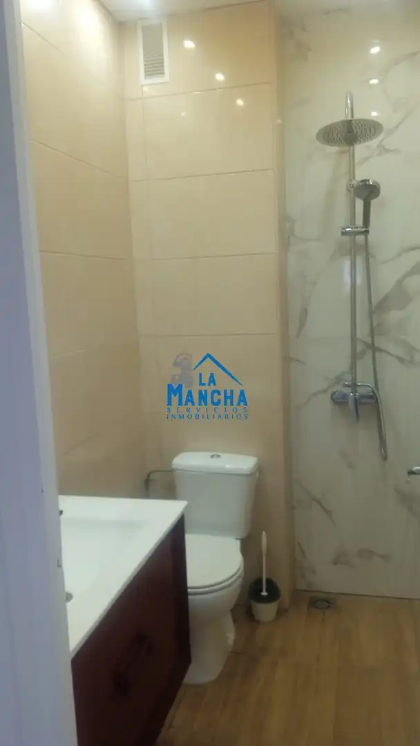 Bathroom of Flat for sale in Almansa  with Furnished and Balcony