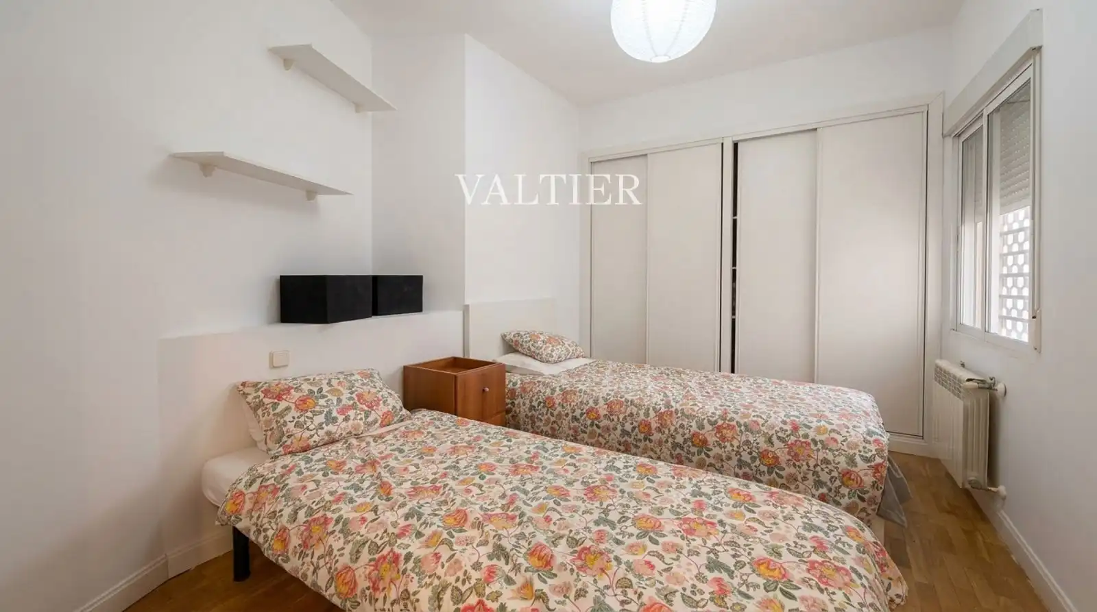 Bedroom of Flat for rent in Madrid  with Air Conditioner, Terrace and Furnished