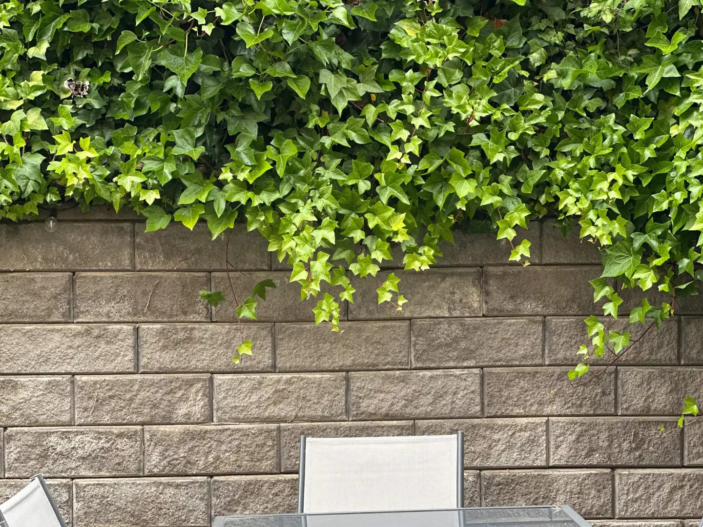 Terrasse von Einfamilien-Reihenhaus zum Verkauf in Sant Esteve Sesrovires mit Klimaanlage, Heizung und Privatgarten