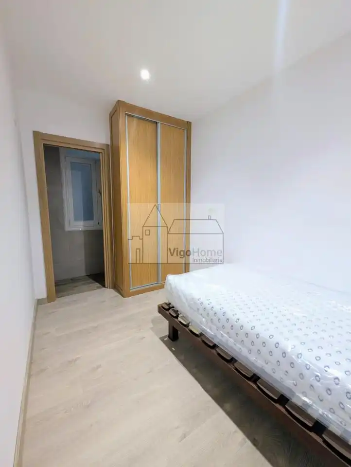 Habitación de Piso de alquiler en Vigo  con Calefacción, Terraza y Amueblado