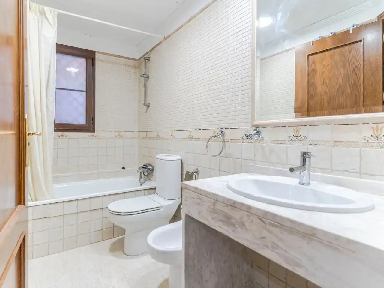 Bathroom of Flat for rent in Monachil