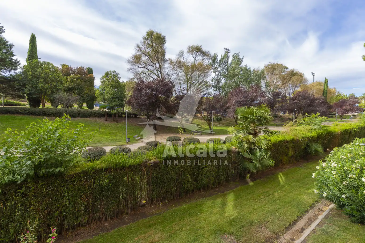 Vista exterior de Piso en venta en Coslada con Aire acondicionado, Calefacción y Jardín privado