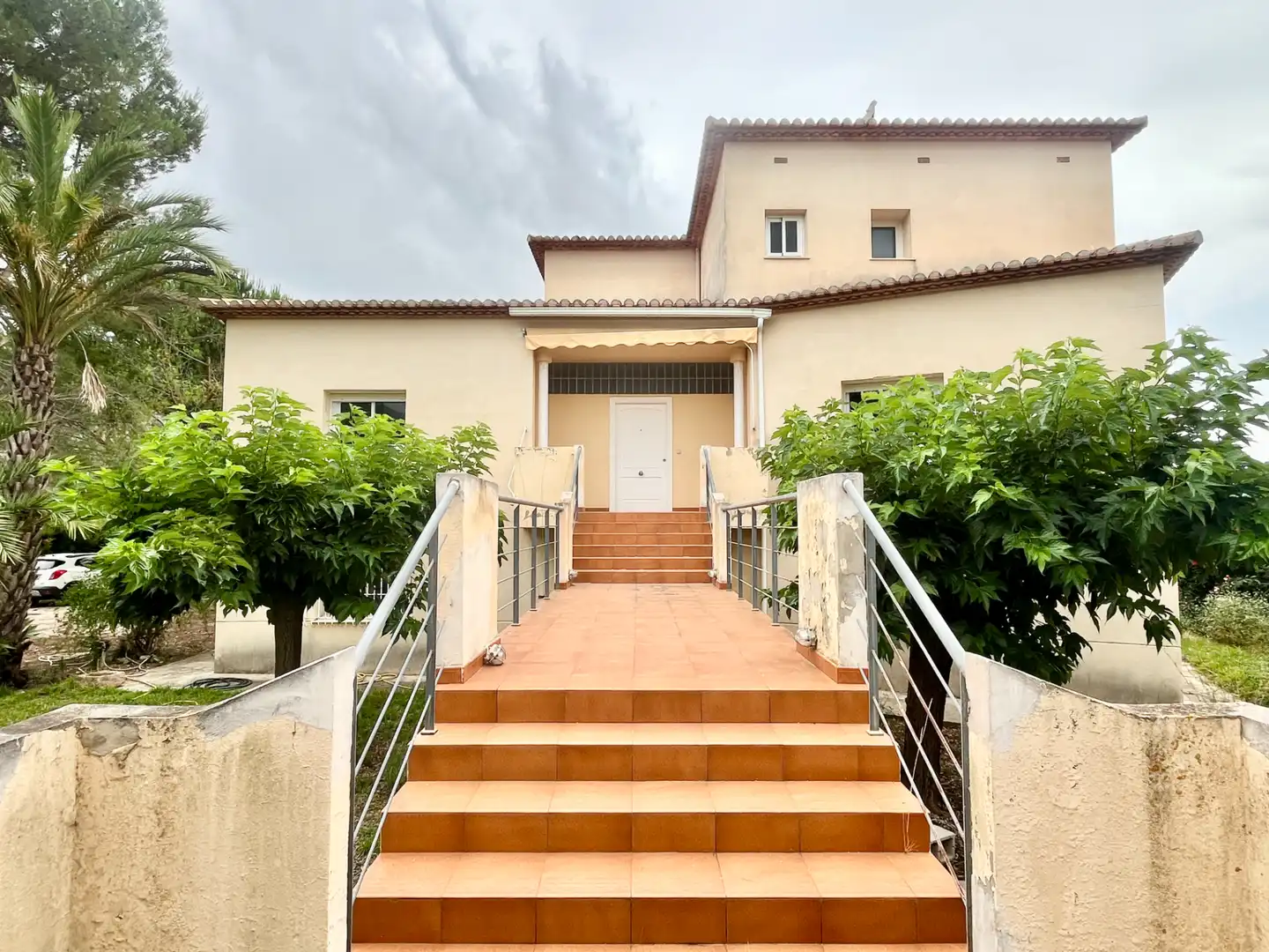 Vista exterior de Casa o xalet en venda en El Ràfol d'Almúnia amb Calefacció, Jardí privat i Terrassa
